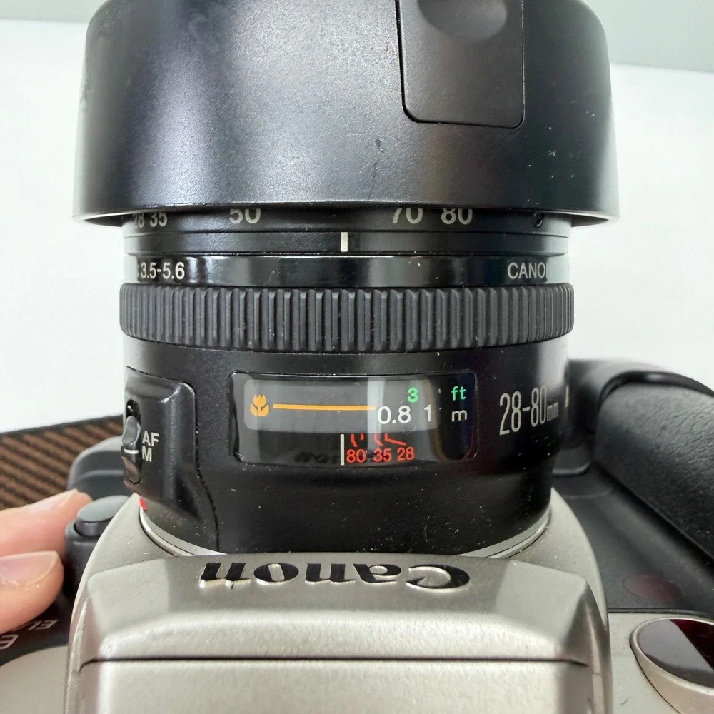 Canon EOS Elan II E 35mm SLR Film Camera 28-80mm Lens BP-50 Battery Pack Japan